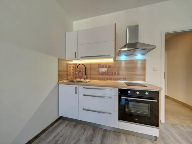 Pronájem bytu 1+kk, Jindřichův Hradec - Jindřichův Hradec II, Nádražní, 43 m2