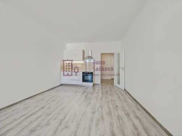 Pronájem bytu 1+kk, Jindřichův Hradec - Jindřichův Hradec II, Nádražní, 43 m2