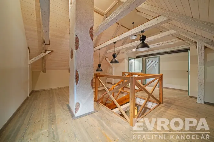 Prodej rodinného domu, Rudník, 280 m2