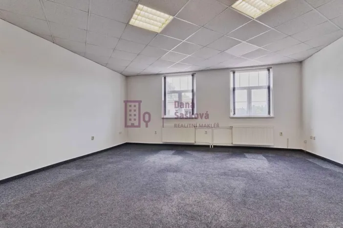 Pronájem kanceláře, Jindřichův Hradec - Jindřichův Hradec IV, Karlov, 36 m2