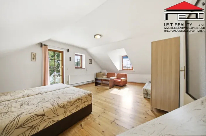 Prodej ubytování, Rynholec, nám. 1. máje, 561 m2