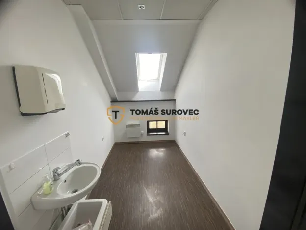 Pronájem kanceláře, Valašské Klobouky, Masarykovo náměstí, 10 m2