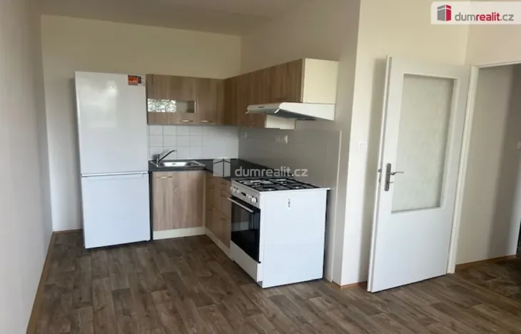 Pronájem bytu 2+kk, Praha - Kobylisy, Mirovická, 43 m2