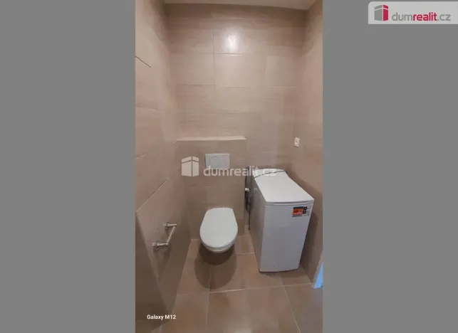 Pronájem bytu 2+kk, Praha - Kobylisy, Mirovická, 43 m2