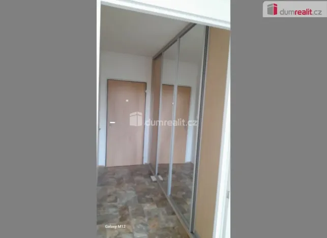 Pronájem bytu 2+kk, Praha - Kobylisy, Mirovická, 43 m2