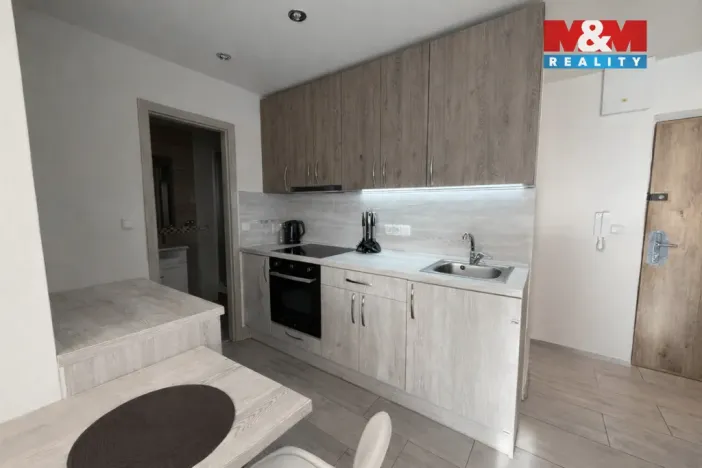 Pronájem bytu 2+kk, Louny, U Stadionu, 42 m2