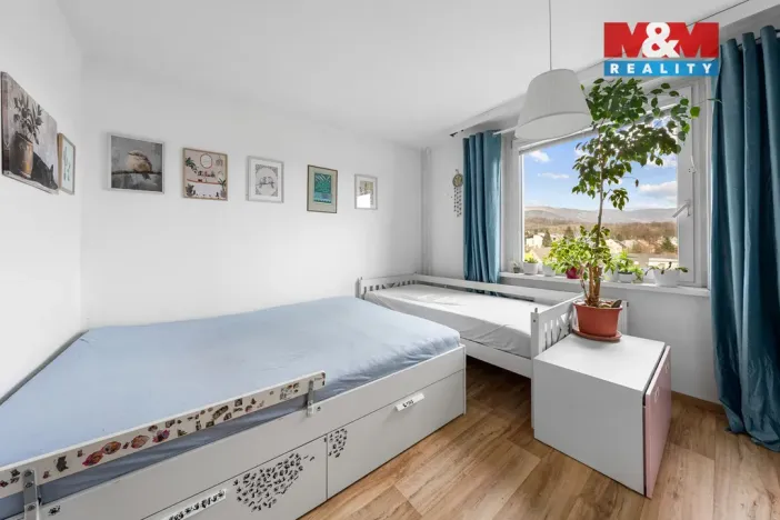 Prodej bytu 4+1, Chlumec, Vyklická, 98 m2