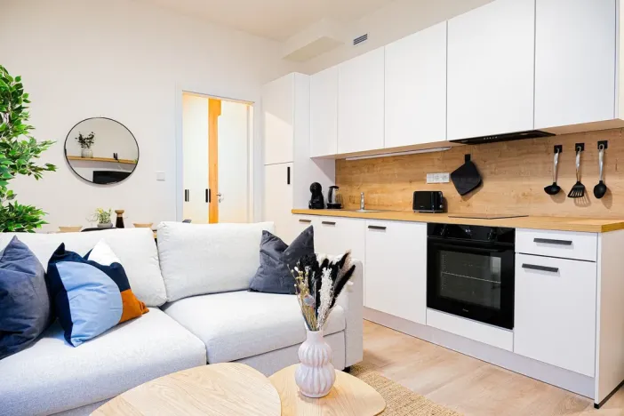 Pronájem bytu 2+kk, Praha - Smíchov, Plzeňská, 35 m2