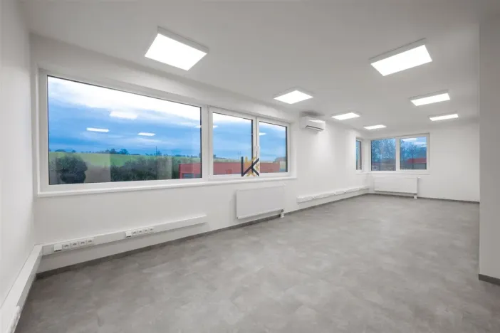 Pronájem kanceláře, Lázně Toušeň, 88 m2