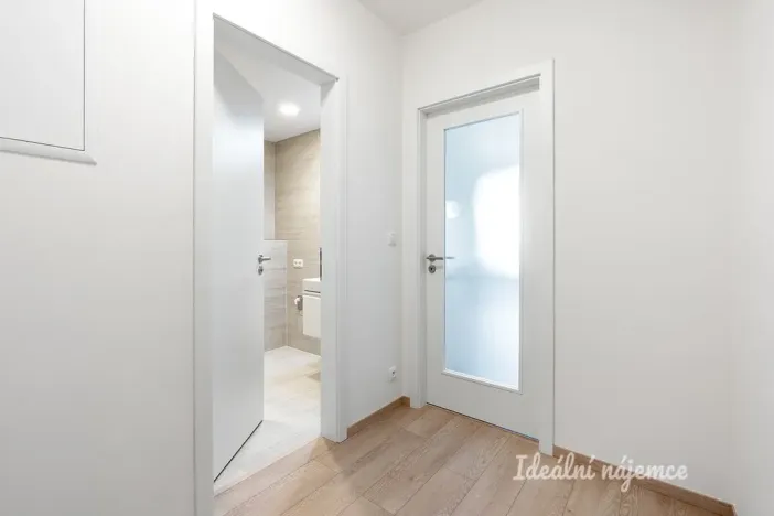 Pronájem bytu 1+kk, Praha - Vysočany, Gerstelova, 33 m2