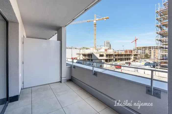 Pronájem bytu 1+kk, Praha - Vysočany, Poděbradská, 33 m2