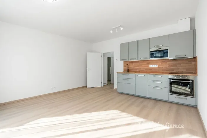 Pronájem bytu 1+kk, Praha - Vysočany, Gerstelova, 33 m2