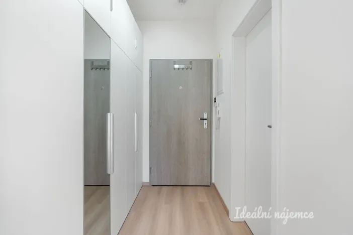 Pronájem bytu 1+kk, Praha - Vysočany, Gerstelova, 33 m2