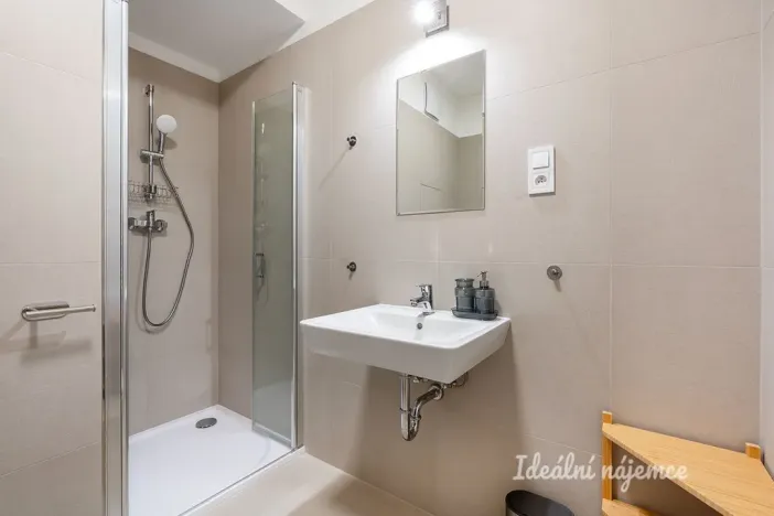 Pronájem bytu 1+kk, Praha - Vysočany, Gerstelova, 33 m2