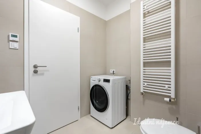 Pronájem bytu 1+kk, Praha - Vysočany, Gerstelova, 33 m2