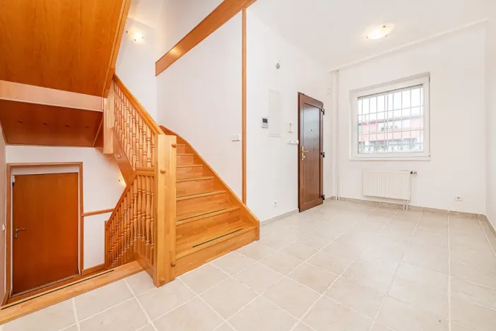 Pronájem rodinného domu, Praha - Nebušice, K Vizerce, 300 m2