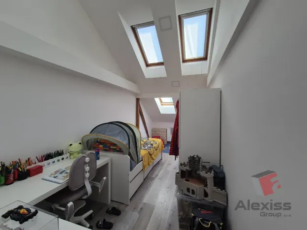 Pronájem atypického bytu, Praha - Nusle, Sinkulova, 85 m2