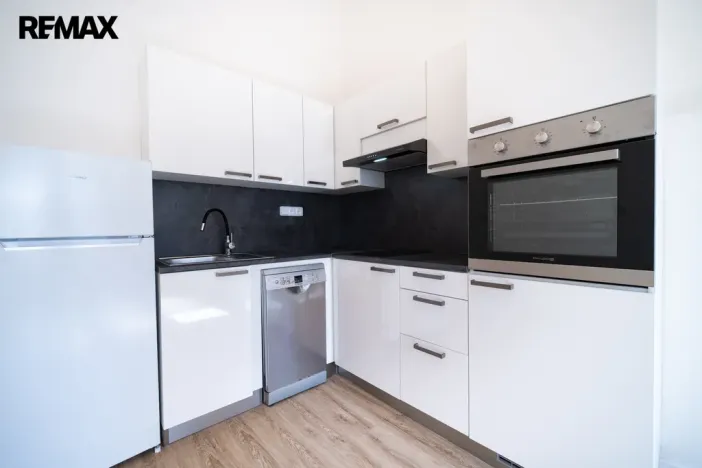 Pronájem bytu 2+kk, Praha - Libeň, Novákových, 44 m2