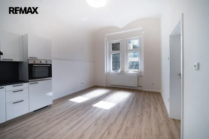 Pronájem bytu 2+kk, Praha - Libeň, Novákových, 44 m2