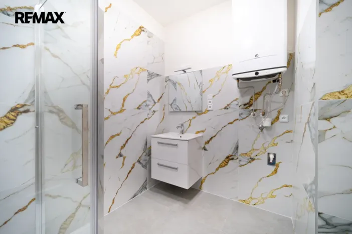 Pronájem bytu 2+kk, Praha - Libeň, Novákových, 44 m2