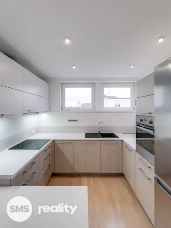 Prodej bytu 2+1, Opava, Pekařská, 74 m2