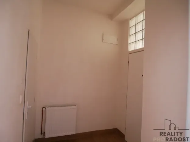 Pronájem bytu 1+kk, Hradec Králové, Malé náměstí, 42 m2