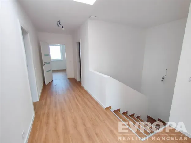 Pronájem rodinného domu, Červené Pečky, Hrabáňova, 210 m2