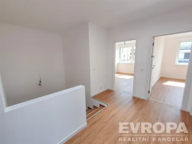Pronájem rodinného domu, Červené Pečky, Hrabáňova, 210 m2