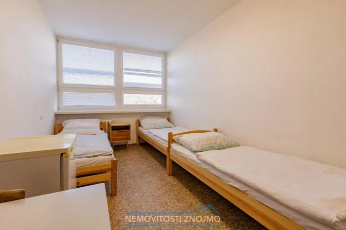 Pronájem atypického bytu, Hrušovany nad Jevišovkou, Cukrovarská, 10 m2