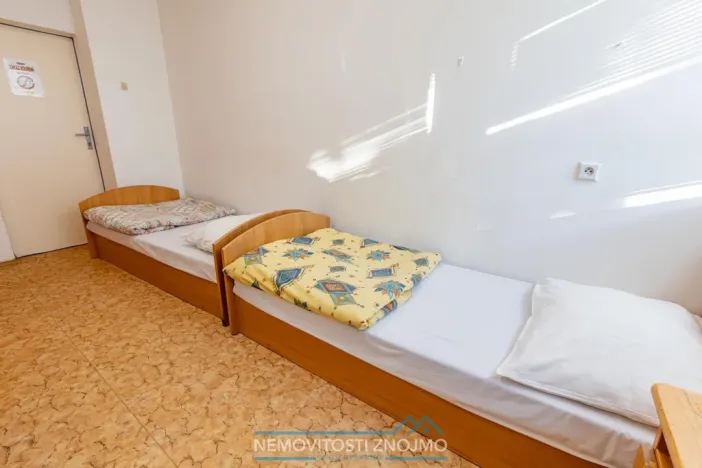 Pronájem atypického bytu, Hrušovany nad Jevišovkou, Cukrovarská, 10 m2