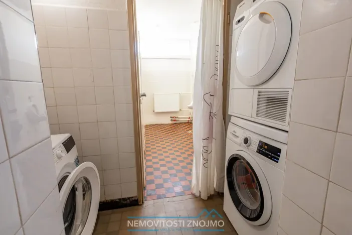 Pronájem atypického bytu, Hrušovany nad Jevišovkou, Cukrovarská, 10 m2