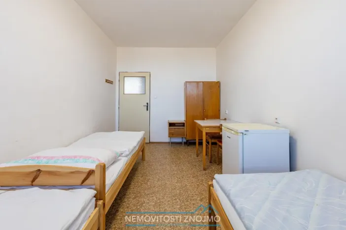 Pronájem atypického bytu, Hrušovany nad Jevišovkou, Cukrovarská, 10 m2