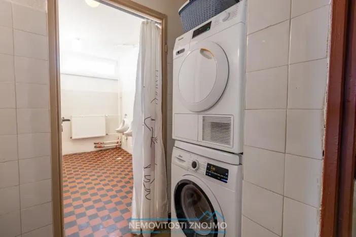 Pronájem atypického bytu, Hrušovany nad Jevišovkou, Cukrovarská, 10 m2