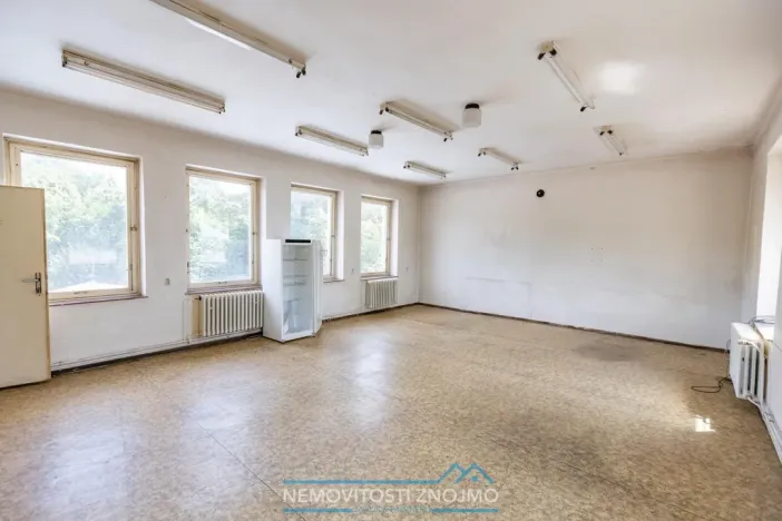 Prodej výrobních prostor, Hrušovany nad Jevišovkou, Rudé armády, 12000 m2