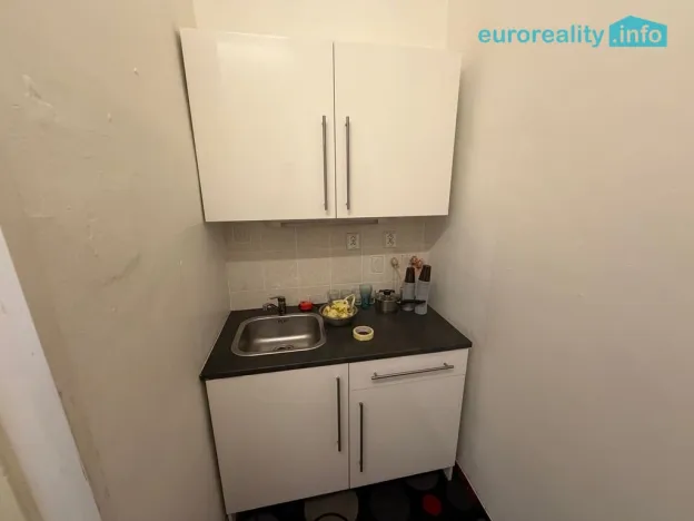 Pronájem obchodního prostoru, Praha - Žižkov, Biskupcova, 30 m2