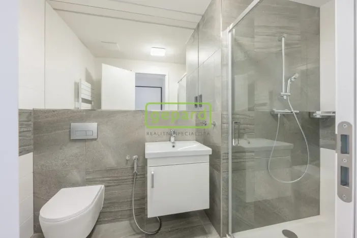 Pronájem bytu 2+kk, Praha, Pakoměřická, 43 m2