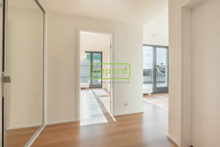 Pronájem bytu 2+kk, Praha, Pakoměřická, 43 m2