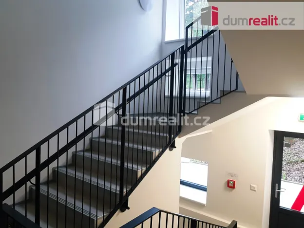 Pronájem bytu 2+kk, Milovice - Mladá, Zátopkova, 50 m2