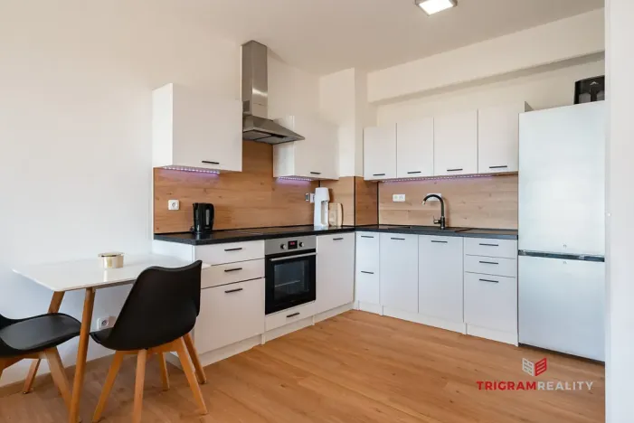 Pronájem bytu 2+kk, Hradec Králové - Nový Hradec Králové, třída Edvarda Beneše, 47 m2