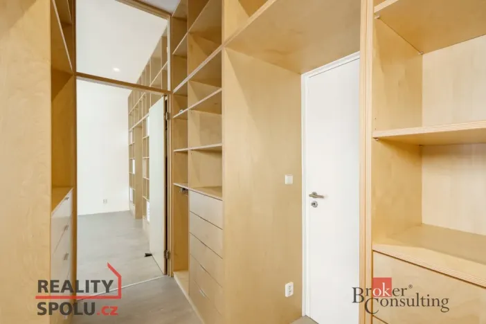 Pronájem bytu 2+1, Liberec - Liberec I-Staré Město, Sokolská, 74 m2