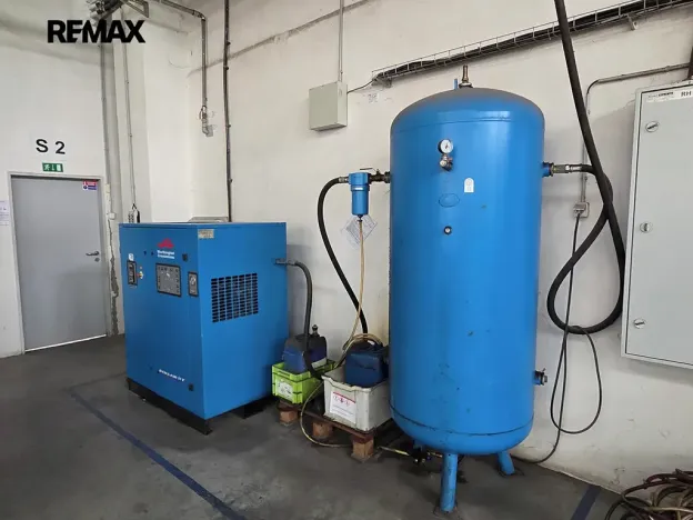 Prodej výrobních prostor, Roudnice nad Labem, Pracnerova, 2250 m2