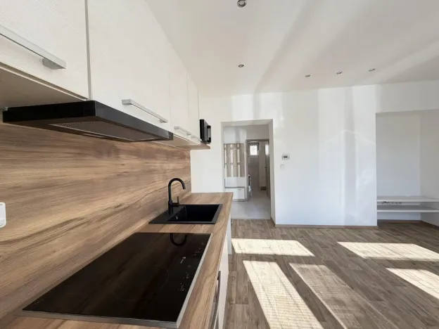 Pronájem bytu 2+kk, Pardubice - Bílé Předměstí, Kotkova, 60 m2