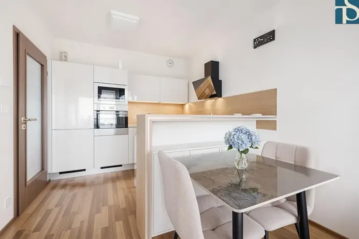 Prodej bytu 2+kk, Praha - Letňany, Hlučkova, 45 m2