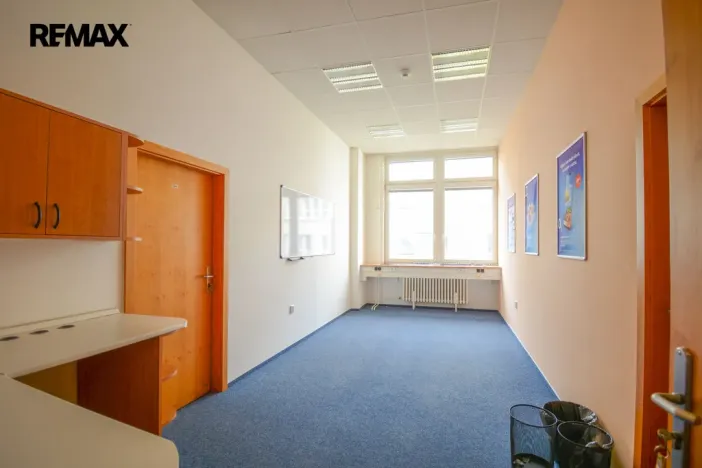 Pronájem kanceláře, Pardubice - Zelené Předměstí, Masarykovo náměstí, 19 m2