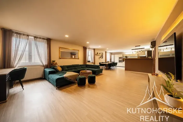 Prodej komerční nemovitosti, Kutná Hora, Zvěřinova, 318 m2