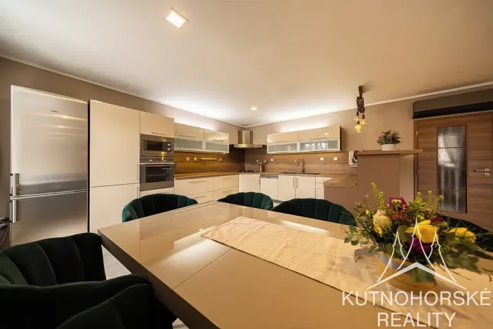 Prodej komerční nemovitosti, Kutná Hora, Zvěřinova, 318 m2