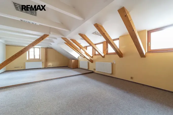 Prodej komerční nemovitosti, Šumperk, nám. Míru, 200 m2