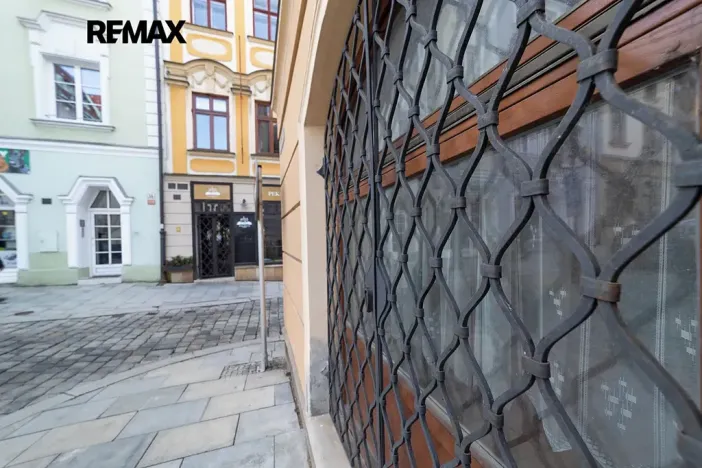 Prodej komerční nemovitosti, Šumperk, nám. Míru, 200 m2