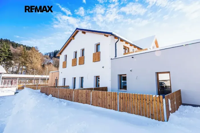 Prodej bytu 2+kk, Svoboda nad Úpou, Nádražní, 54 m2