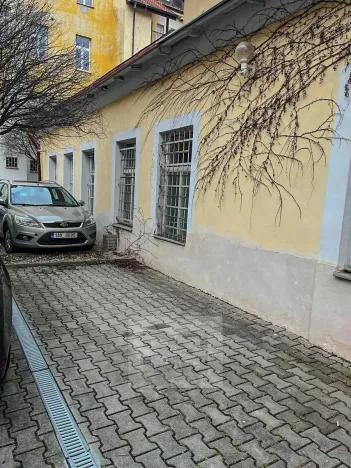 Pronájem garážového stání, Praha - Nusle, Vladimírova, 15 m2